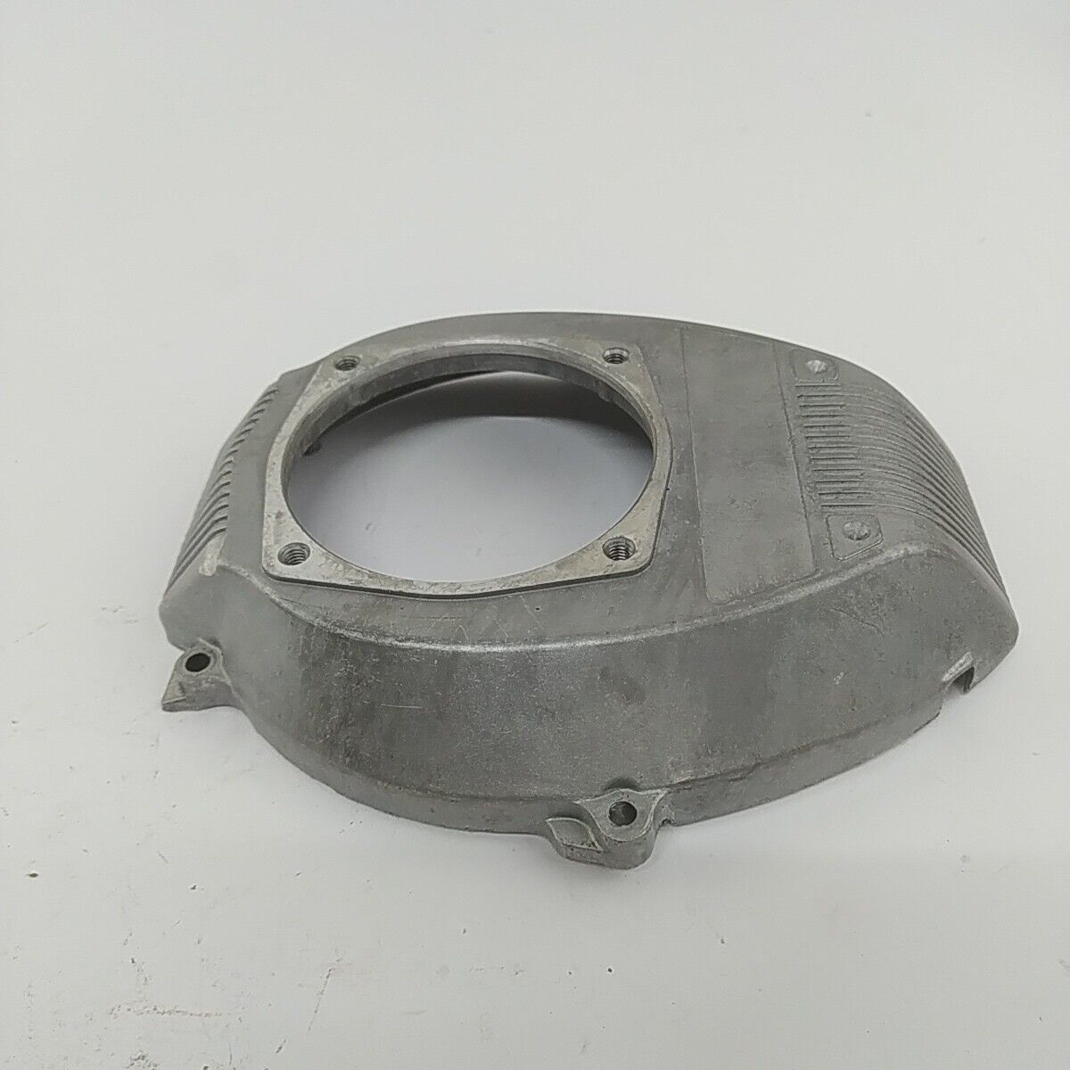 Ricambio usato COPERCHIO MOTORE supporto campana decespugliatore MITSUBISHI T200