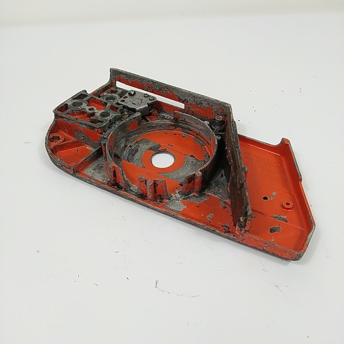 Ricambio usato COPERCHIO CATENA COPRI FRIZIONE per motosega DOLMAR 116 si