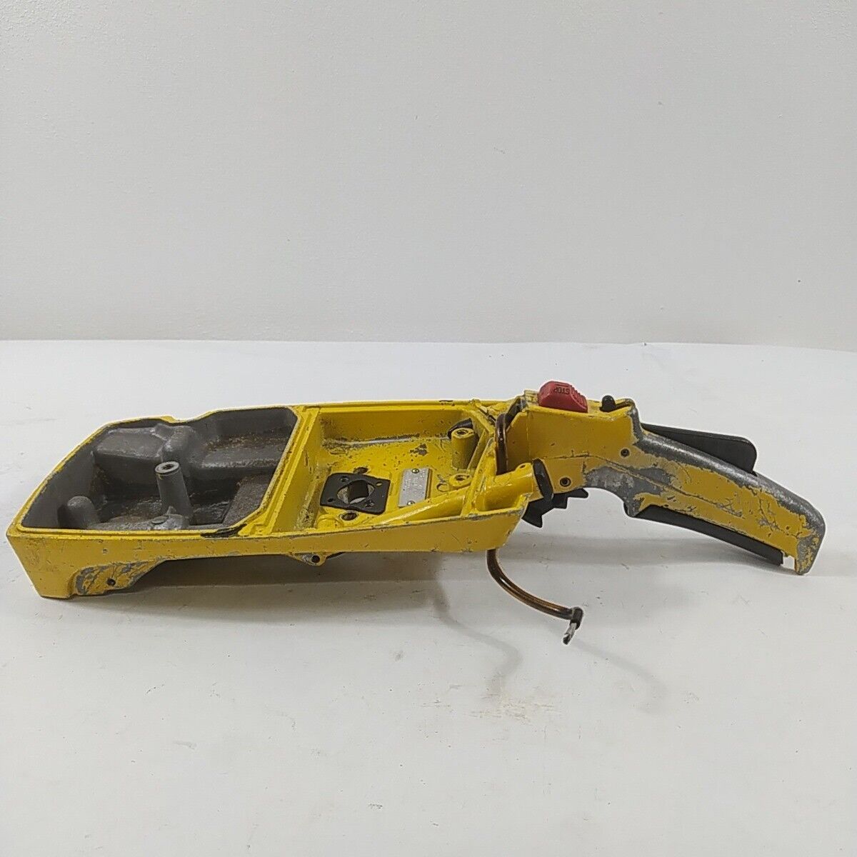 Ricambi IMPUGNATURA MANIGLIA PER MOTOSEGA MCCULLOCH PRO MAC 555 usati