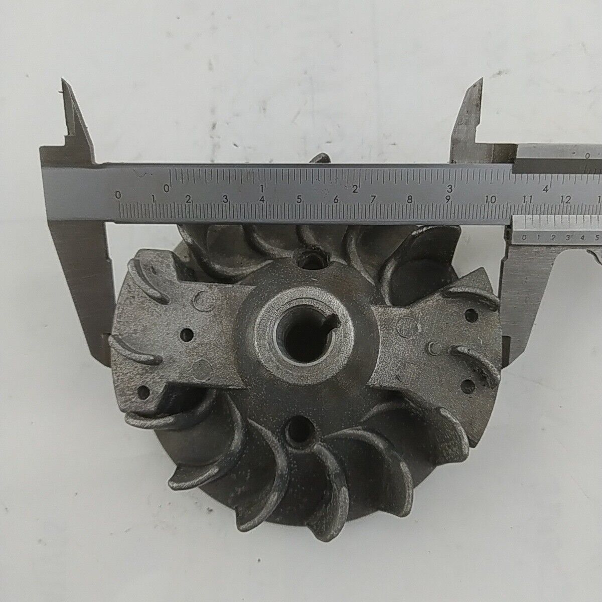 Ricambio VOLANO di accensione usato per decespugliatore MITSUBISHI TL 52 42