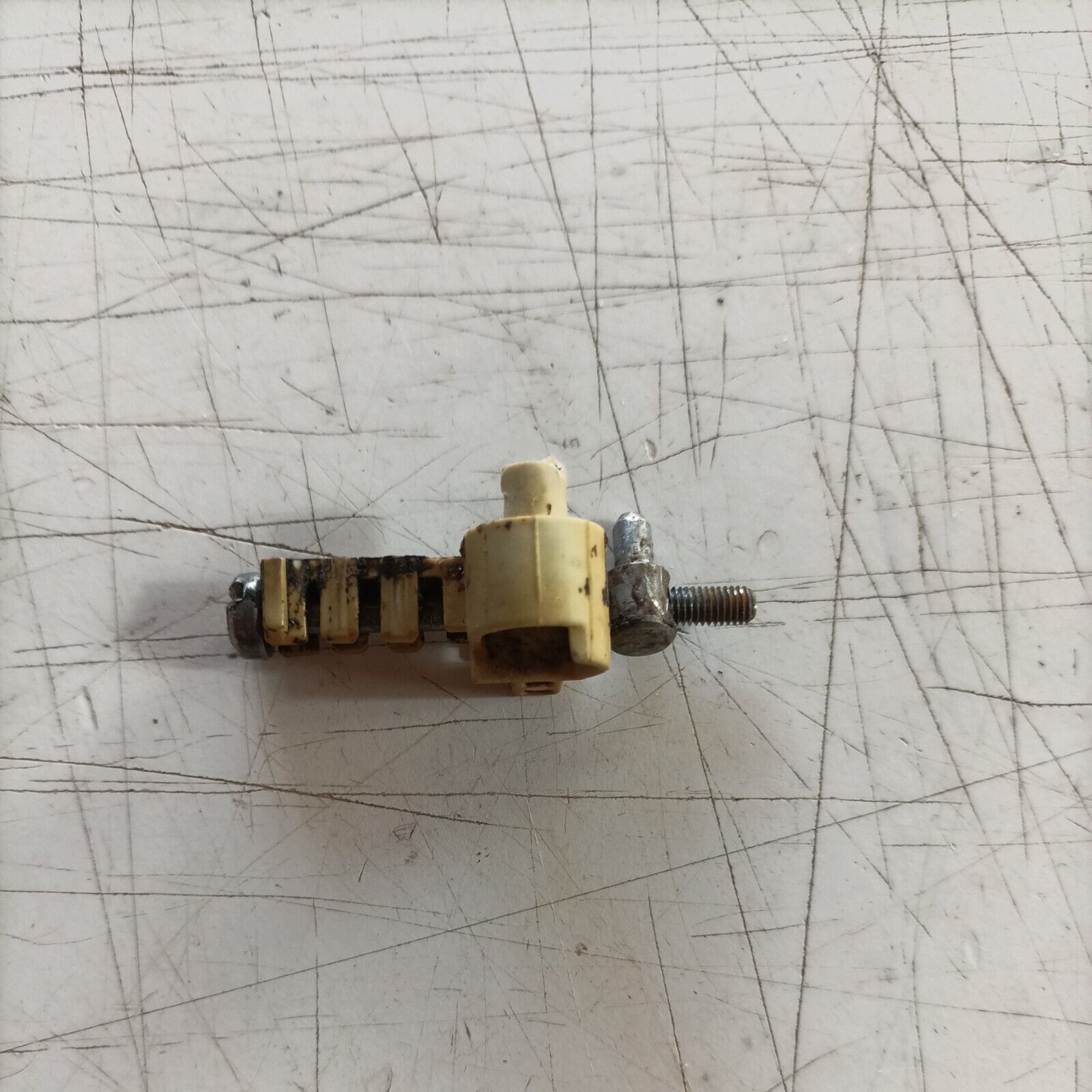 REGISTRO TENDI TENSIONATORE CATENA PER MOTOSEGA STIHL 018 / MS 170 180 017 usato