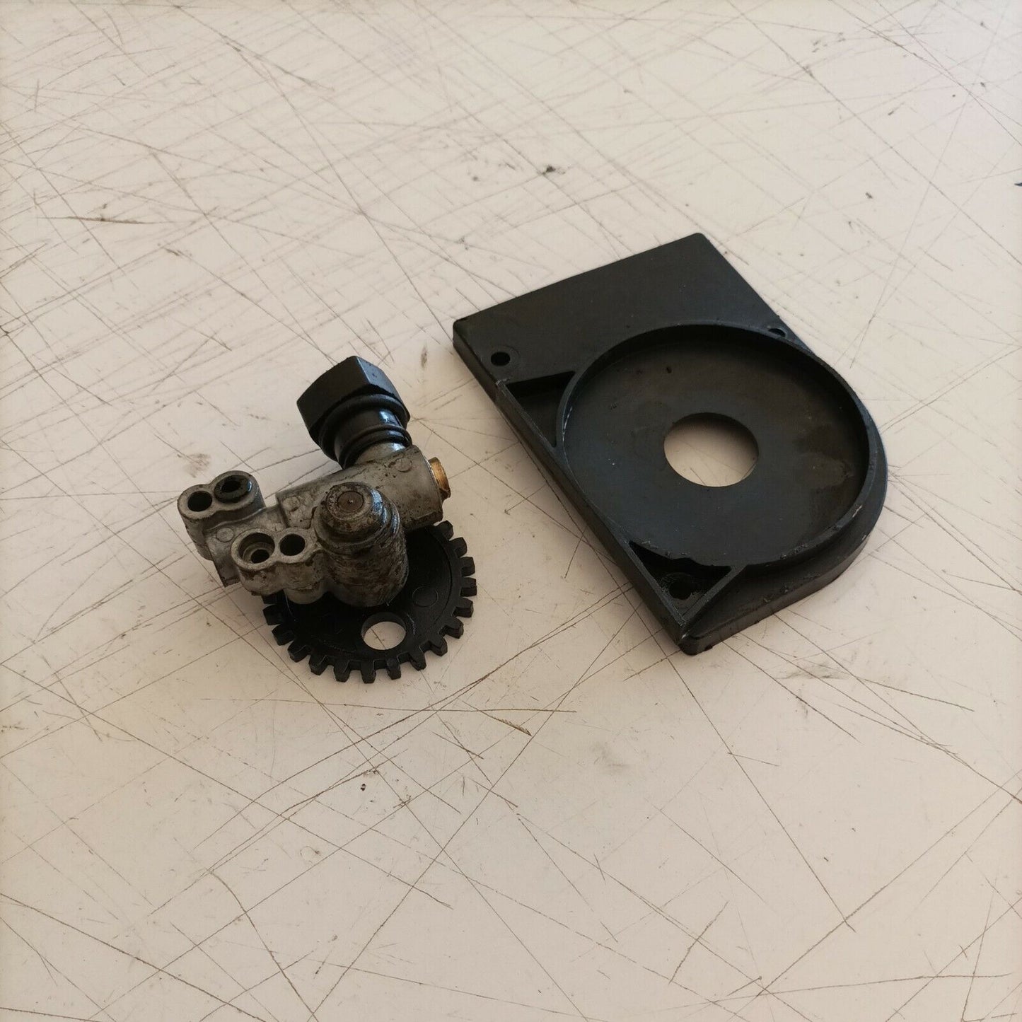 POMPA OLIO completa PER MOTOSEGA OPEM JOLLY 155 AUTOMATIC ricambi usati