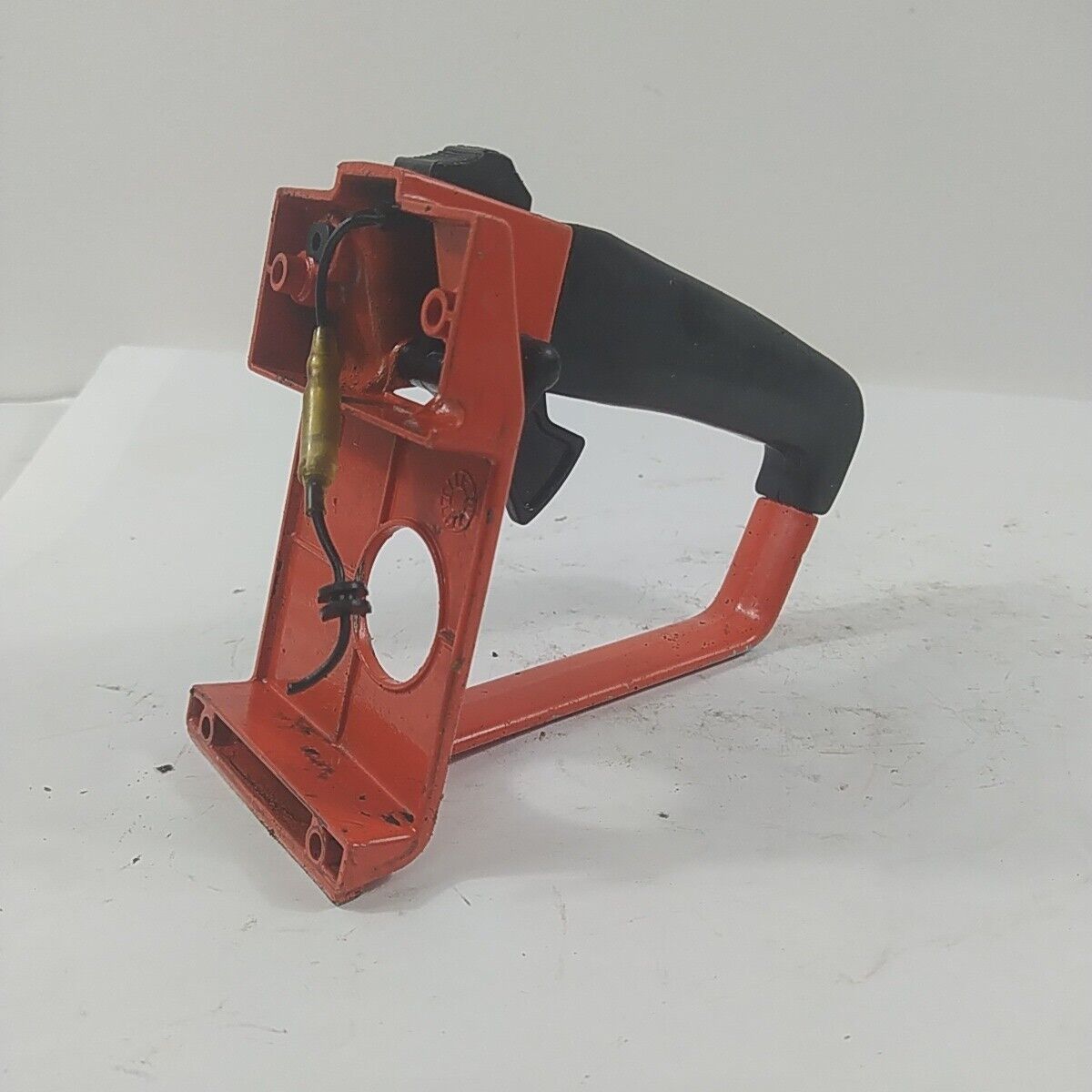 Ricambio IMPUGNATURA MANIGLIA comandi inferiore per motosega ECHO CS-302 usato