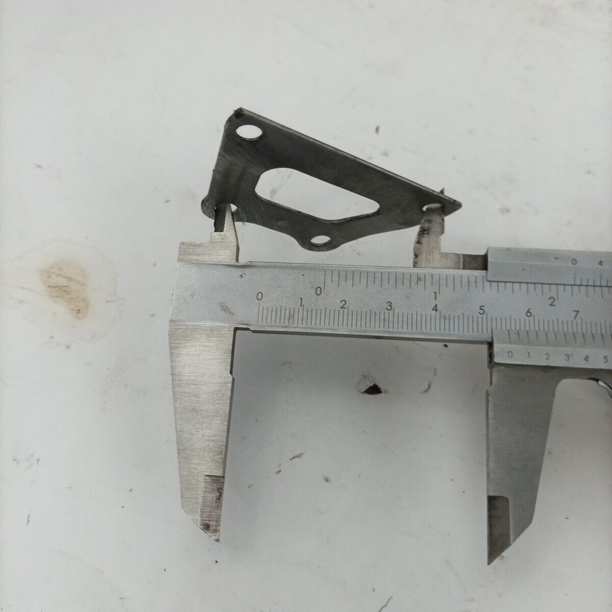 ricambio STAFFA MOTORE  SERBATOIO usato per decespugliatore KAWASAKI TD 33