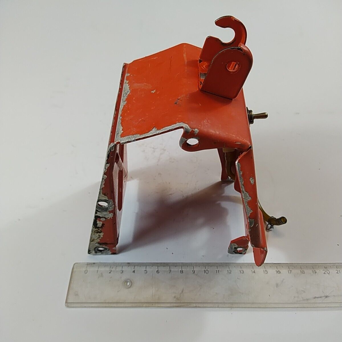 ricambio usato TELAIO COPERCHIO COPRI MOTORE PER MOTOSEGA ALPINA CASTOR 40 41 45