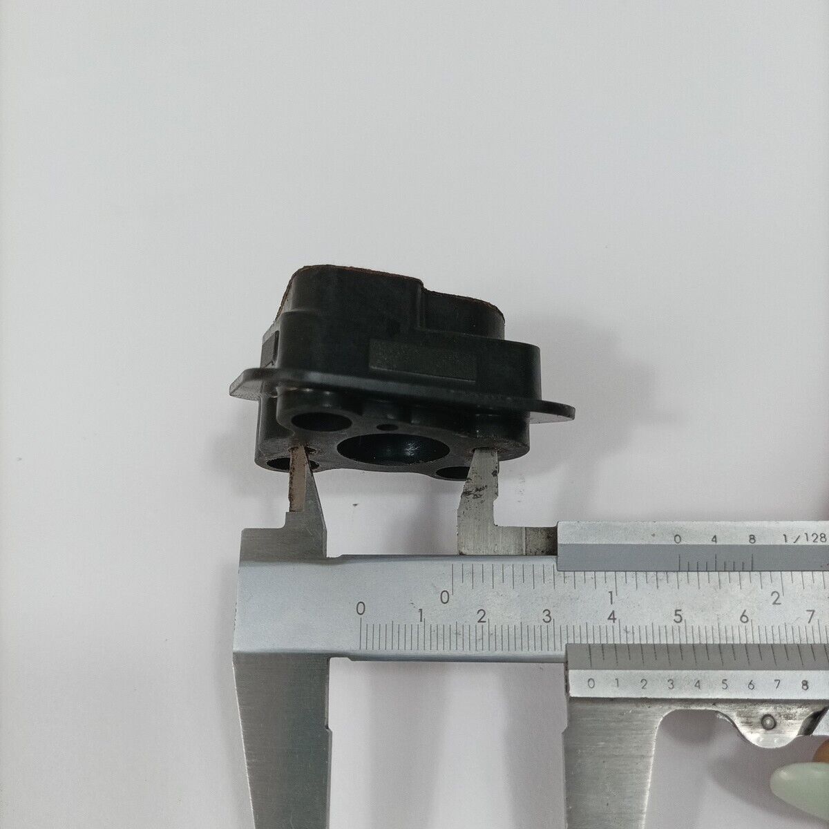 Ricambio usato FLANGIA COLLETTORE CARBURATORE per motosega DOLMAR 116 si