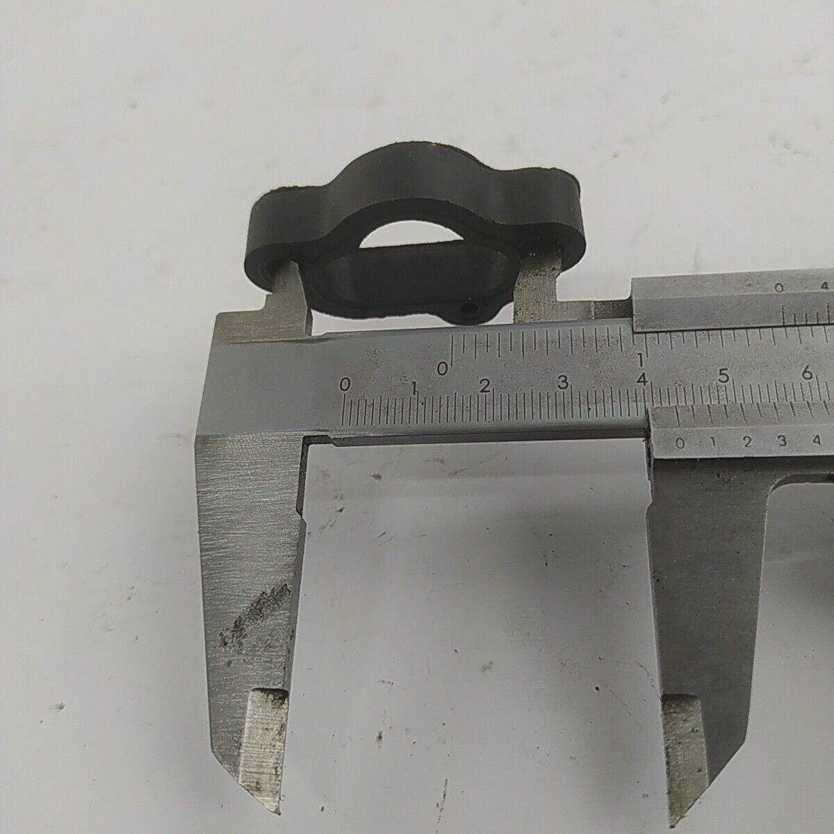 ricambi FLANGIA COLLETTORE CARBURATORE Per motosega castor ALPINA PROF 70 usati