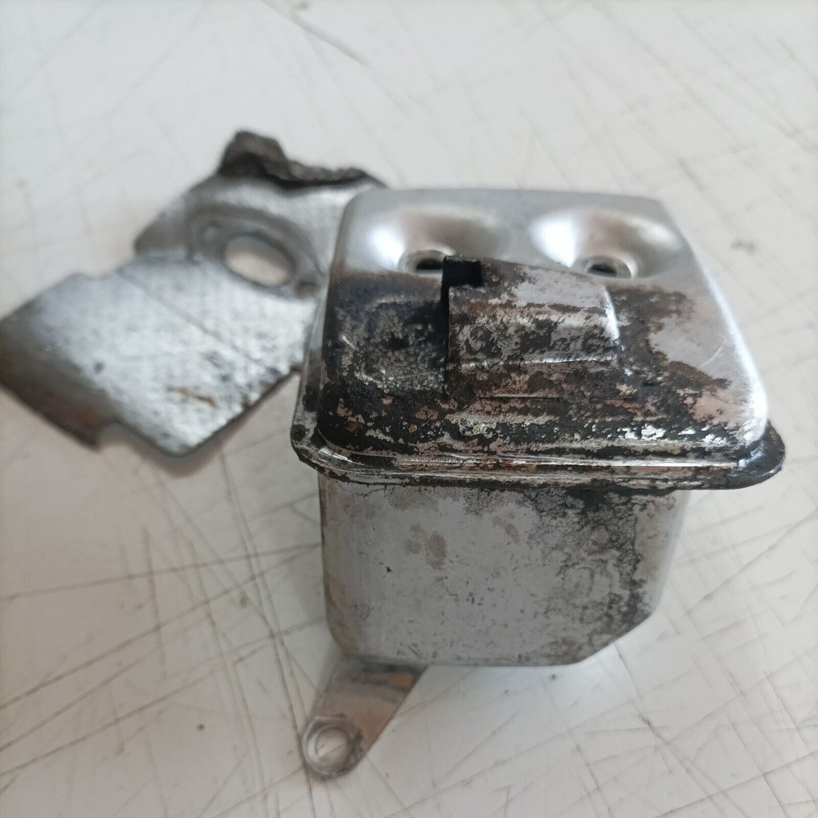 DECESPUGLIATORE ALPINA BC 35 S MARMITTA SILENZIATORE TERMINALE ricambi usato