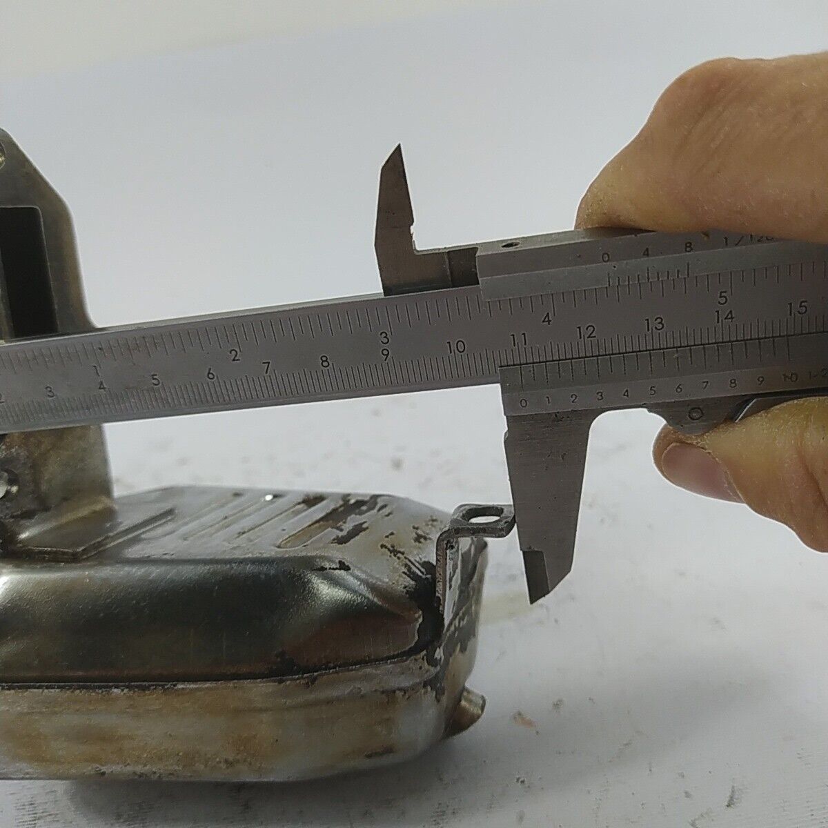 ricambio MARMITTA SILENZIATORE DI SCARICO PER MOTOSEGA ALPINA CASTOR 41 40 usati