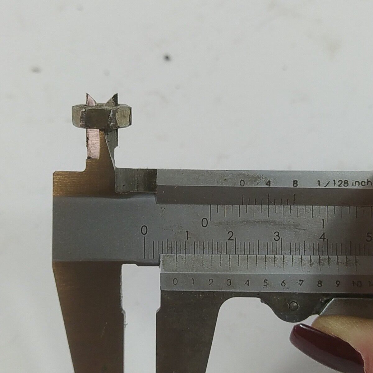 Ricambio DECESPUGLIATORE kawasaki kt 17 DADO BULLONE FERMO VOLANO ALBERO usato