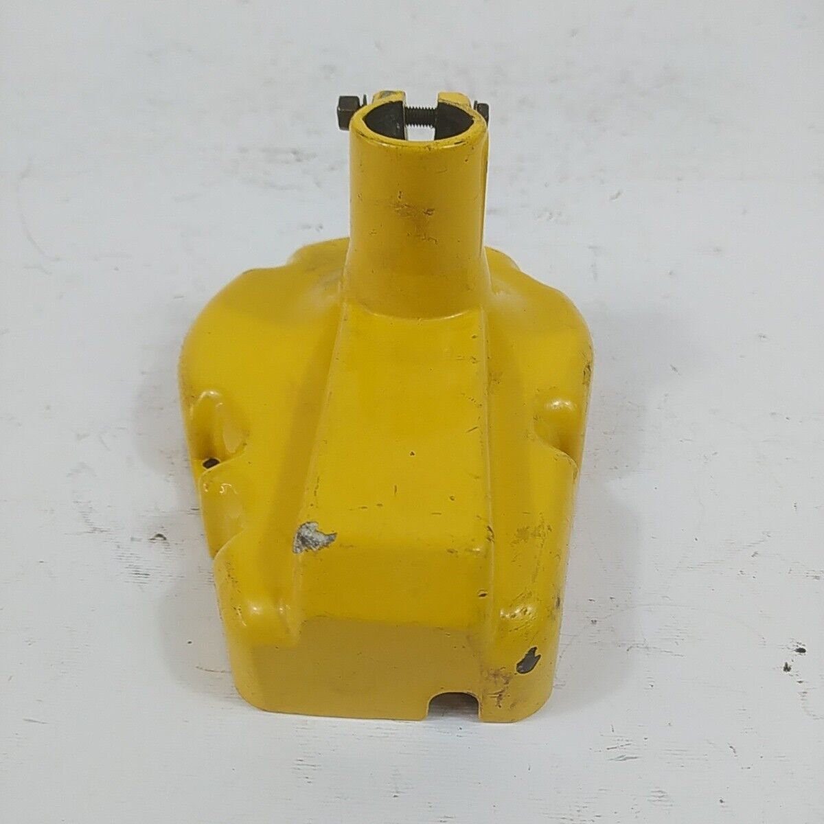 Ricambio SUPPORTO CAMPANA FRIZIONE usato DECESPUGLIATORE mcculloch SUPER MAC 26