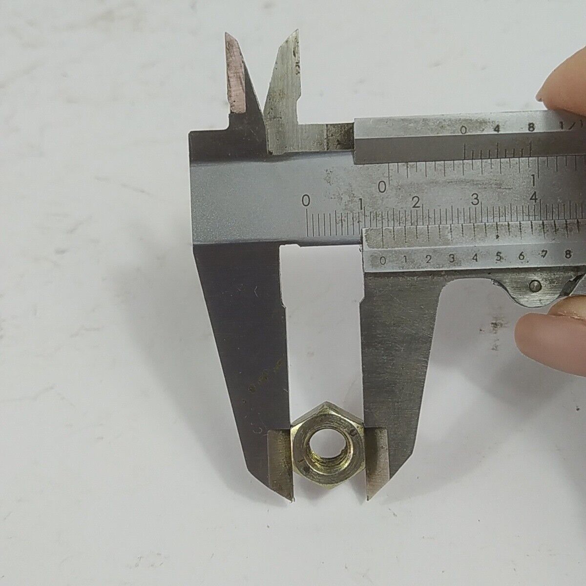 Ricambio bullone DADO ALBERO MOTORE per motosega ALPINA A45 Castor CP 45 usato