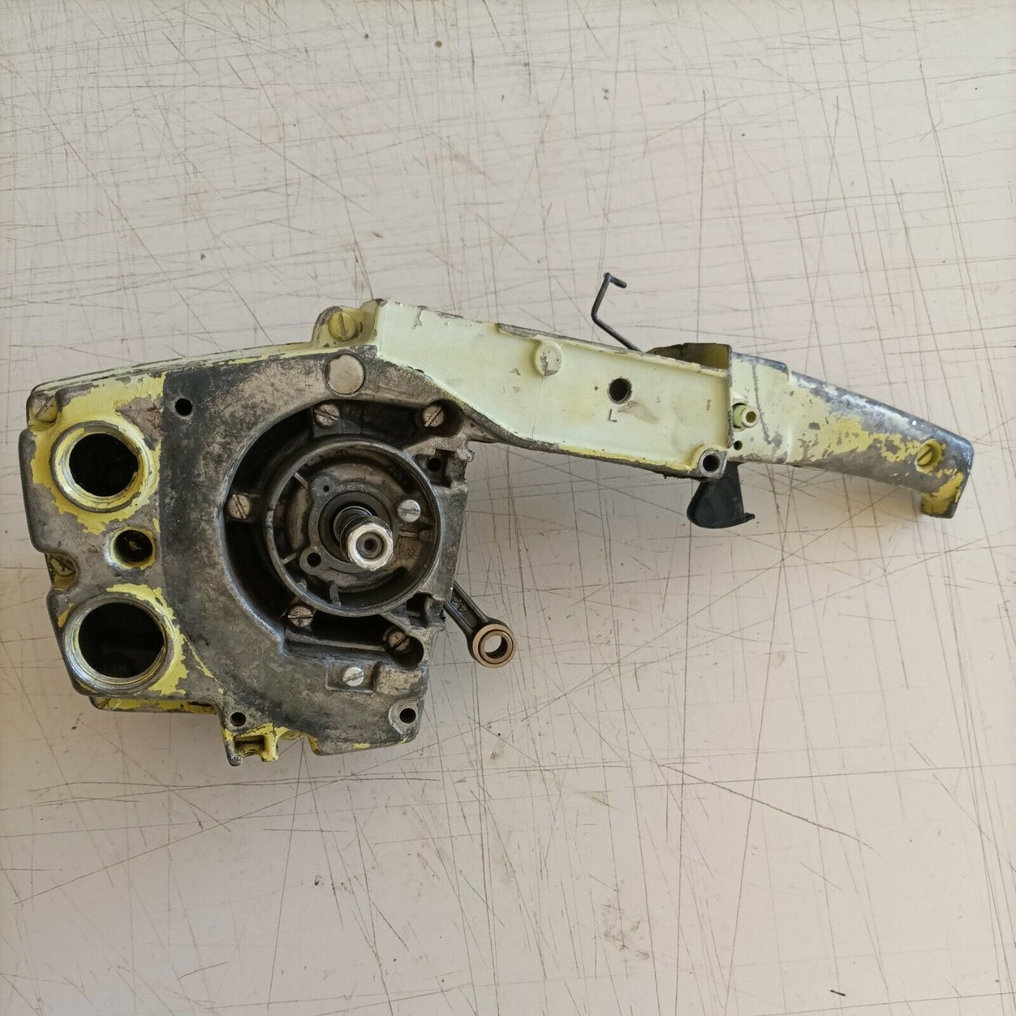 MOTOSEGA PIONEER EASYARC START P20 carter BASAMENTO E ALBERO MOTORE usato