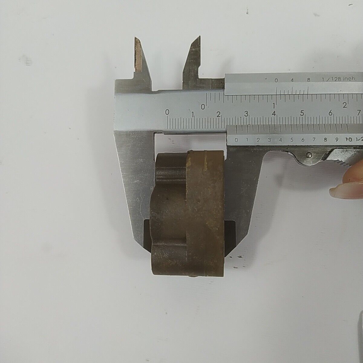 Ricambio per decespugliatore EFCO 8250 FLANGIA COLLETTORE CARBURATORE usato