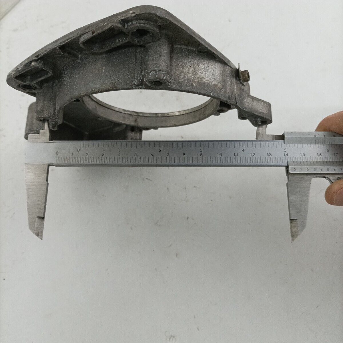 Ricambi DECESPUGLIATORE ALPINA star 41 F Coperchio SUPPORTO Carter VOLANO  usato