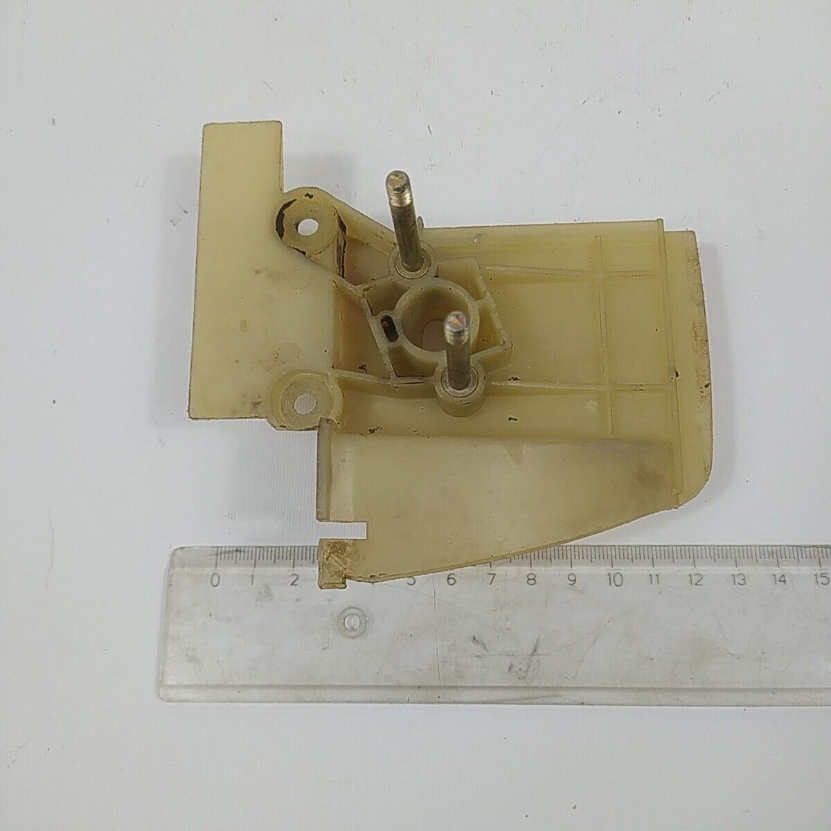 Ricambio per decespugliatore STIHL FS 120 FLANGIA SUPPORTO CARBURATORE usato