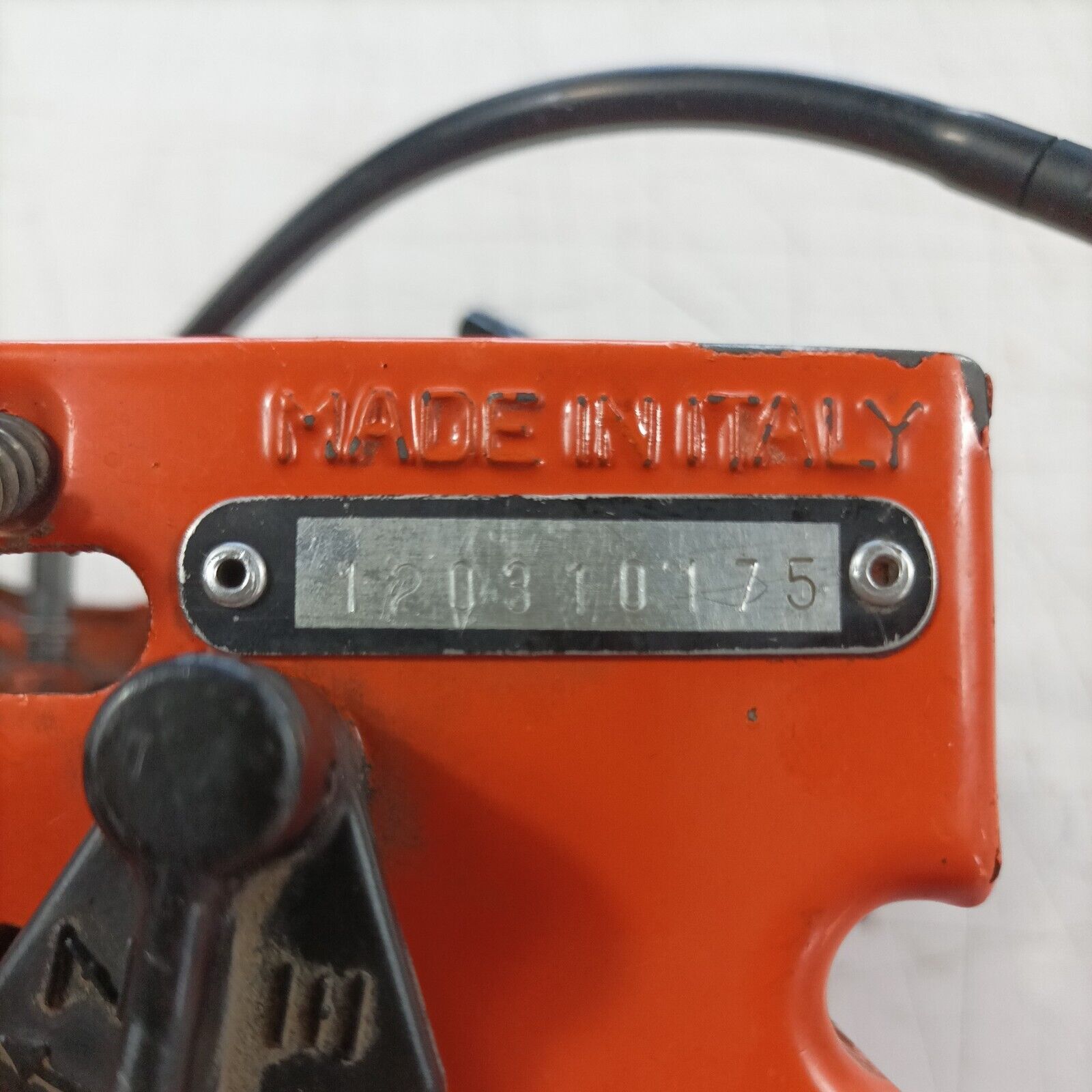 MOTOSEGA OLEOMAC OM 251 tappo POMPA DELL'OLIO IN ALLUMINIO ricambi usati