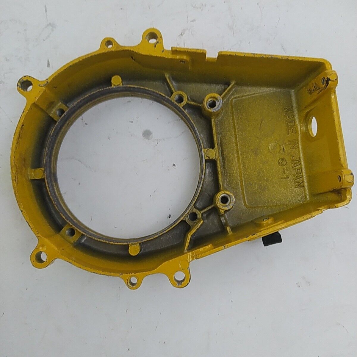 ricambio COPERCHIO VOLANO di accensione usato per decespugliatore KAWASAKI TD 33