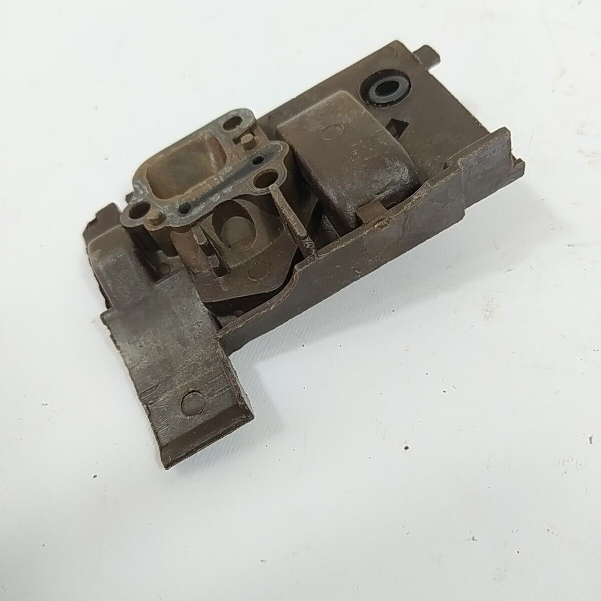 FLANGIA COLLETTORE CARBURATORE per motosega OLEOMAC 240 ricambi usati