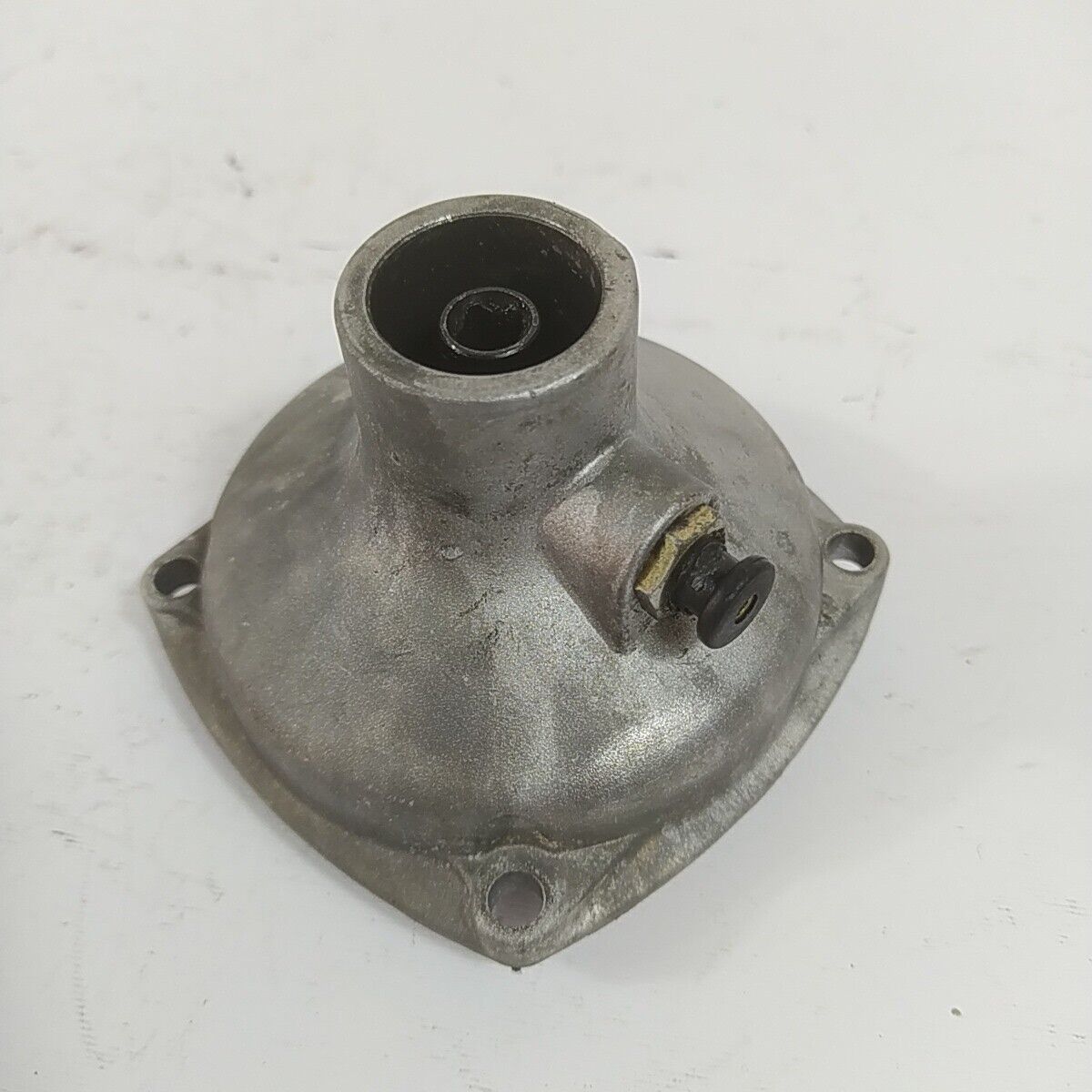 Ricambio CARTER SUPPORTO COPERCHIO CAMPANA usato per decespugliatore ZENOAH G43L