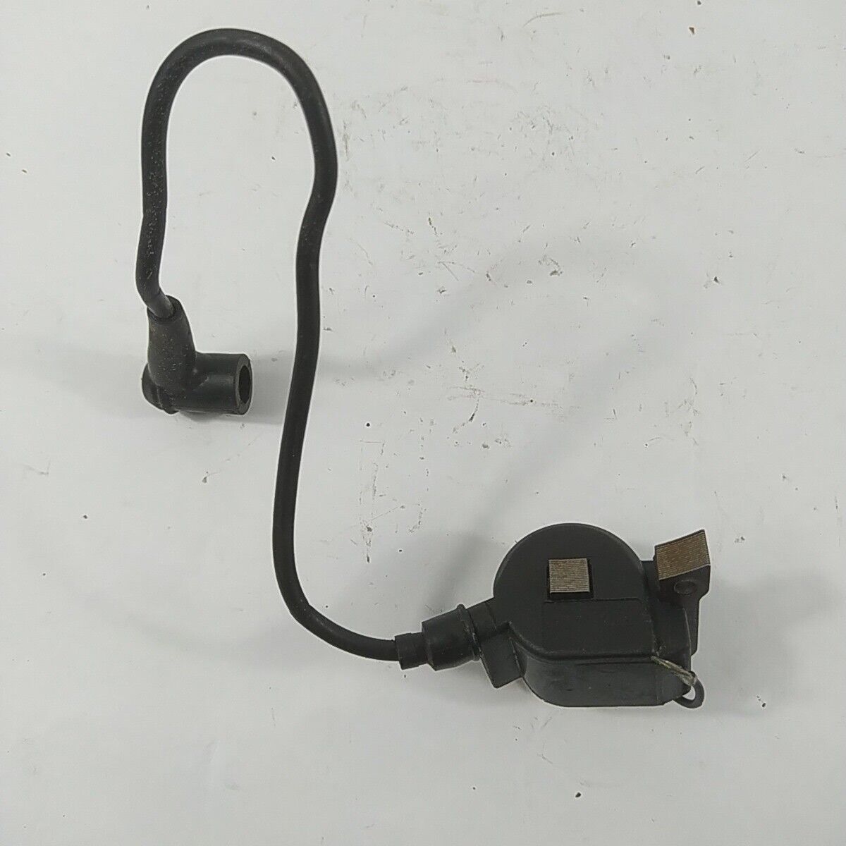 Ricambi DECESPUGLIATORE HUSQVARNA 39 R usati BOBINA Em DI AVVIAMENTO ACCENSIONE