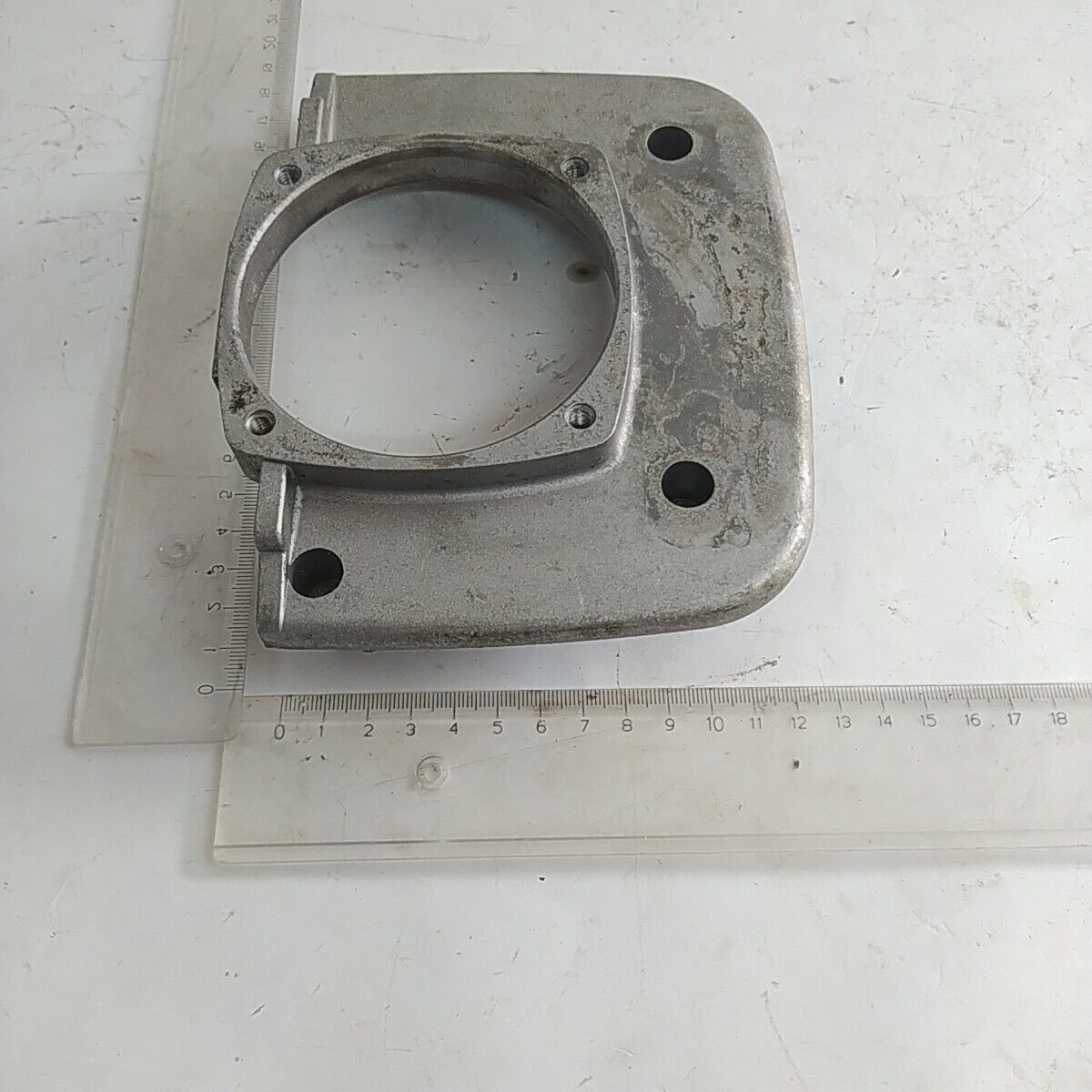 Ricambio CARTER SUPPORTO CAMPANA usato per decespugliatore MARUYAMA 420 42