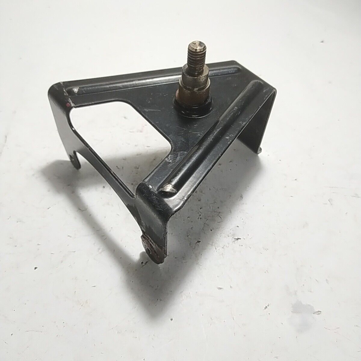 Ricambio STAFFA MOTORE A ZAINO Usato per decespugliatore Mcculloch ELITE 3800