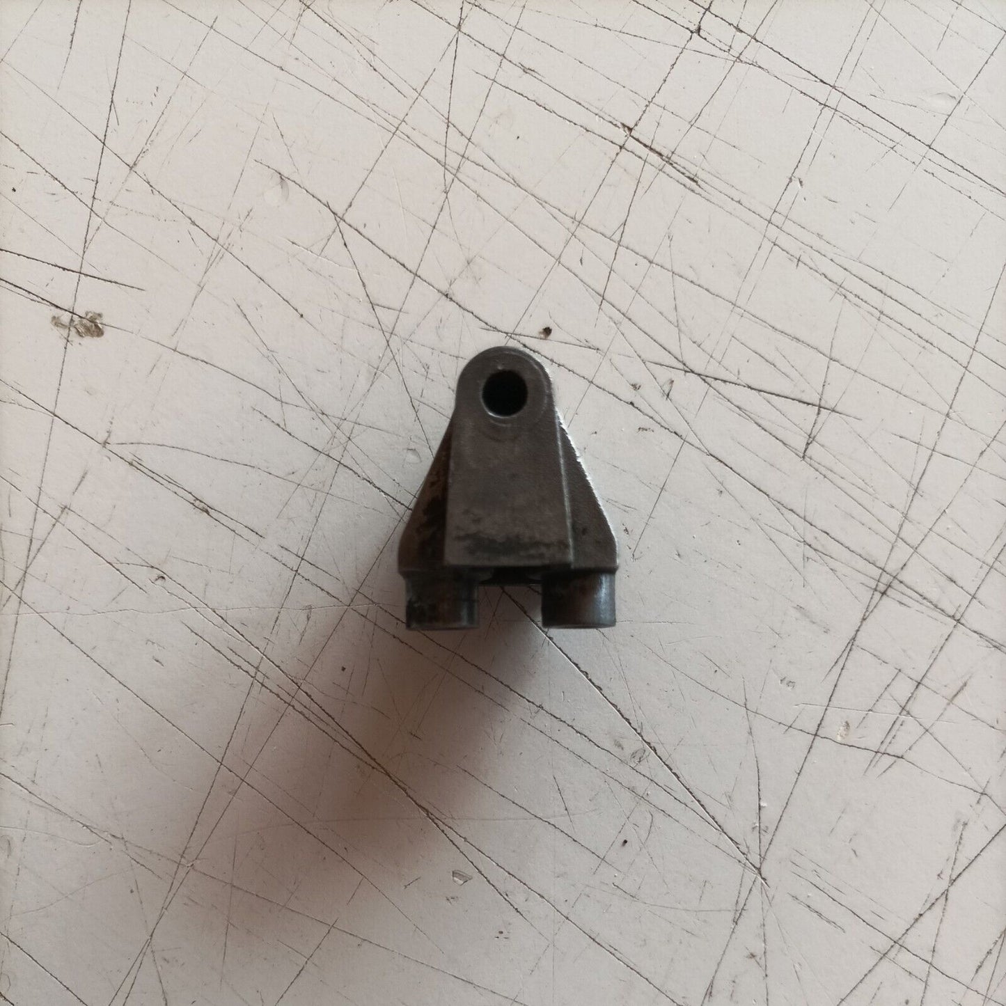 SUPPORTO IMPUGNATURA PER MOTOSEGA EMAK OLEO MAC 935 EFCO 134 135 ricambi usati