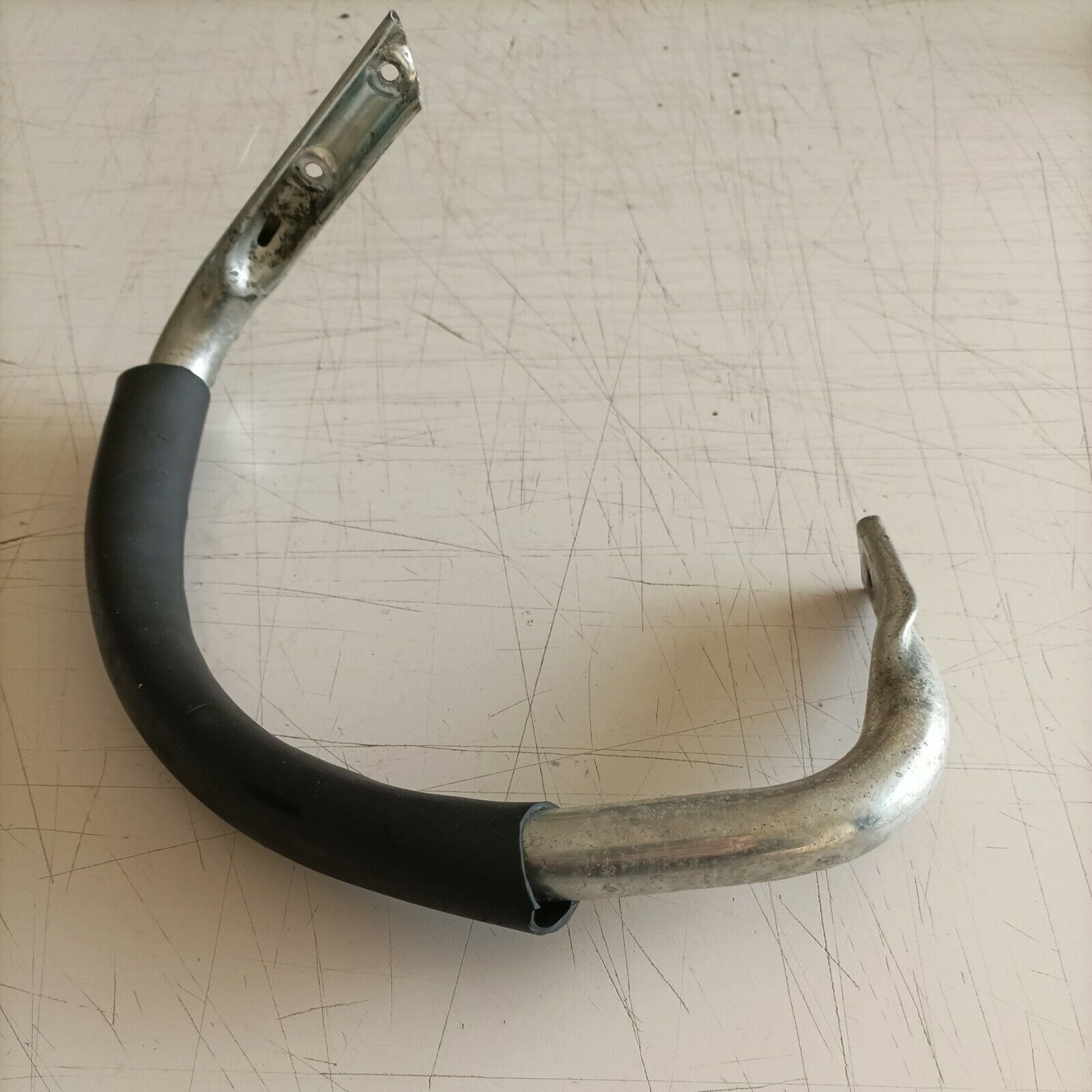 IMPUGNATURA MANIGLIA SUPERIORE COMPLETA MOTOSEGA MCCULLOCH PM 484 ricambi usati