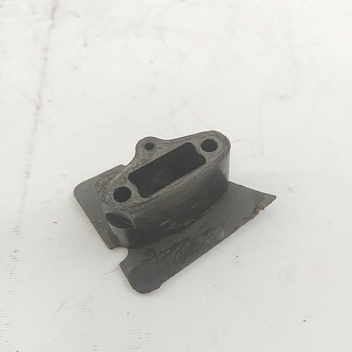 ricambio FLANGIA COLLETTORE CARBURATORE PER MOTOSEGA ALPINA CASTOR 41 40 usati