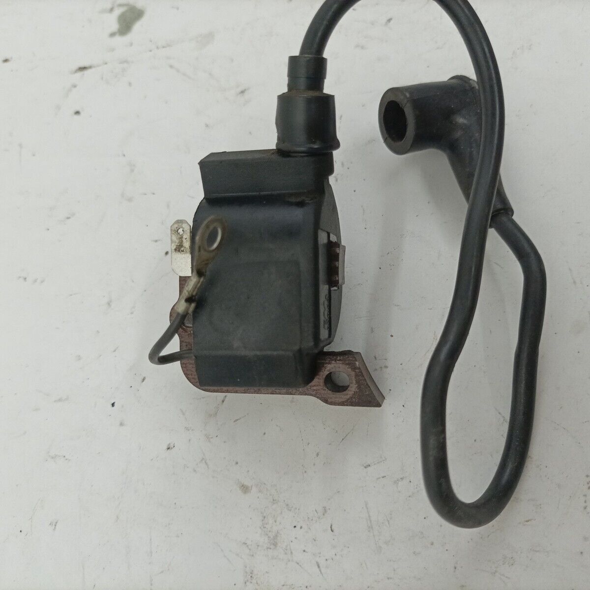 Ricambi DECESPUGLIATORE HUSQVARNA 39 R usati BOBINA Em DI AVVIAMENTO ACCENSIONE