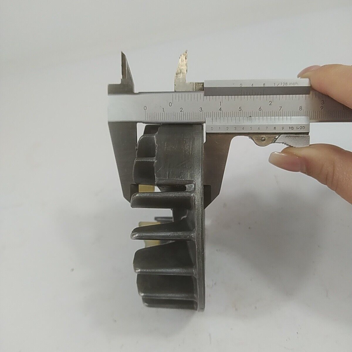 Ricambio per motosega ALPINA 500 VOLANO MAGNETICO DI AVVIAMENTO 4152920 usato