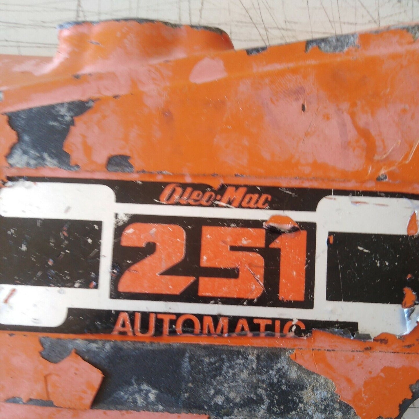 COPERCHIO carter COPRI CATENA PER MOTOSEGA OLEO-MAC 251 AUTOMATIC ricambi usati