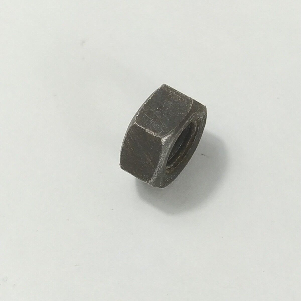 Ricambi DECESPUGLIATORE HUSQVARNA 39 R usati DADO bullone VOLANO DI ACCENSIONE