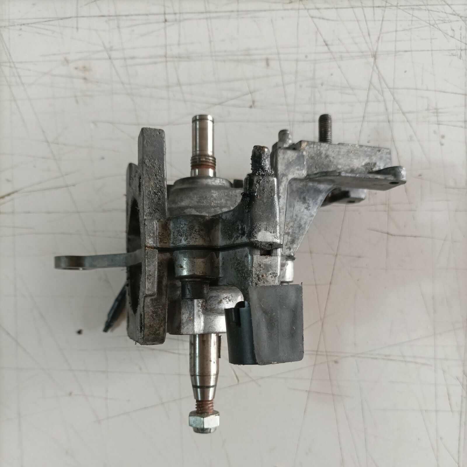BASAMENTO CILINDRO E ALBERO MOTORE ORIGINALE PER MOTOSEGA CASTOR 330 ANTIVIB