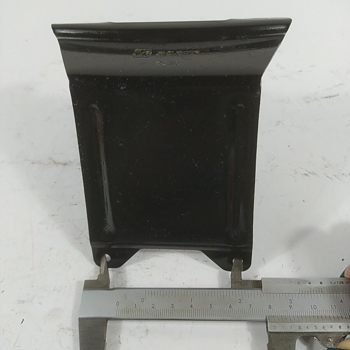 ricambio STAFFA SERBATOIO BENZINA Per motosega ALPINA PROF 70 usato cod. 4122180