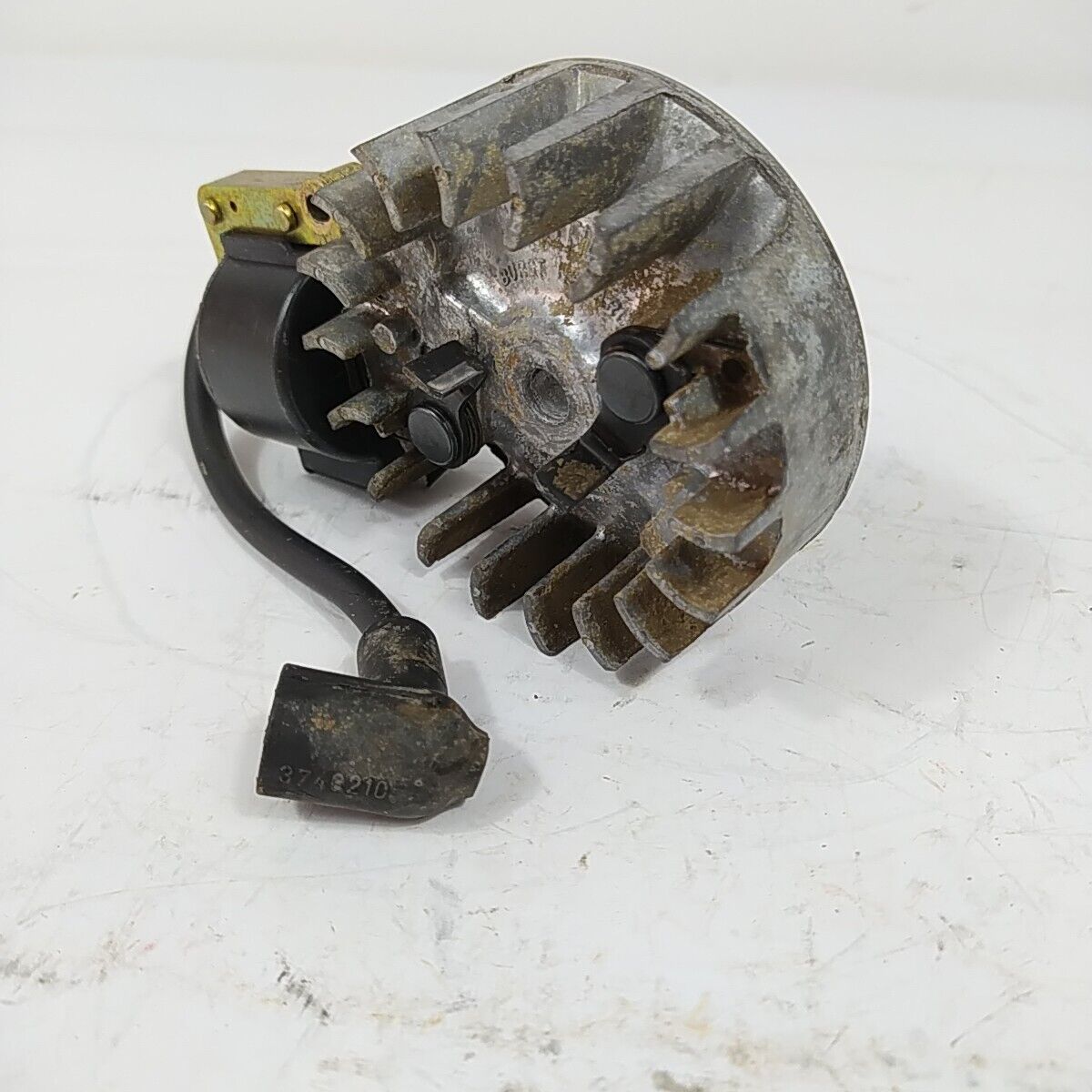 ricambio usato BOBINA E VOLANO MAGNETICO DI AVVIAMENTO per motosega CASTOR 330 