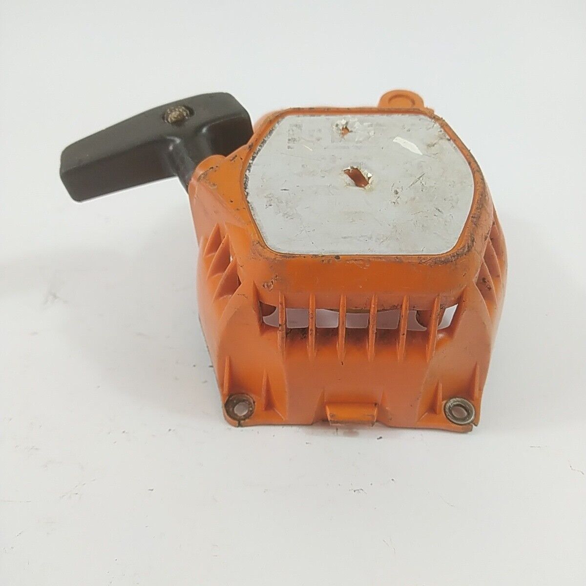 Ricambio usato COPERCHIO DI AVVIAMENTO A STRAPPO per DECESPUGLIATORE EMAK EFCO