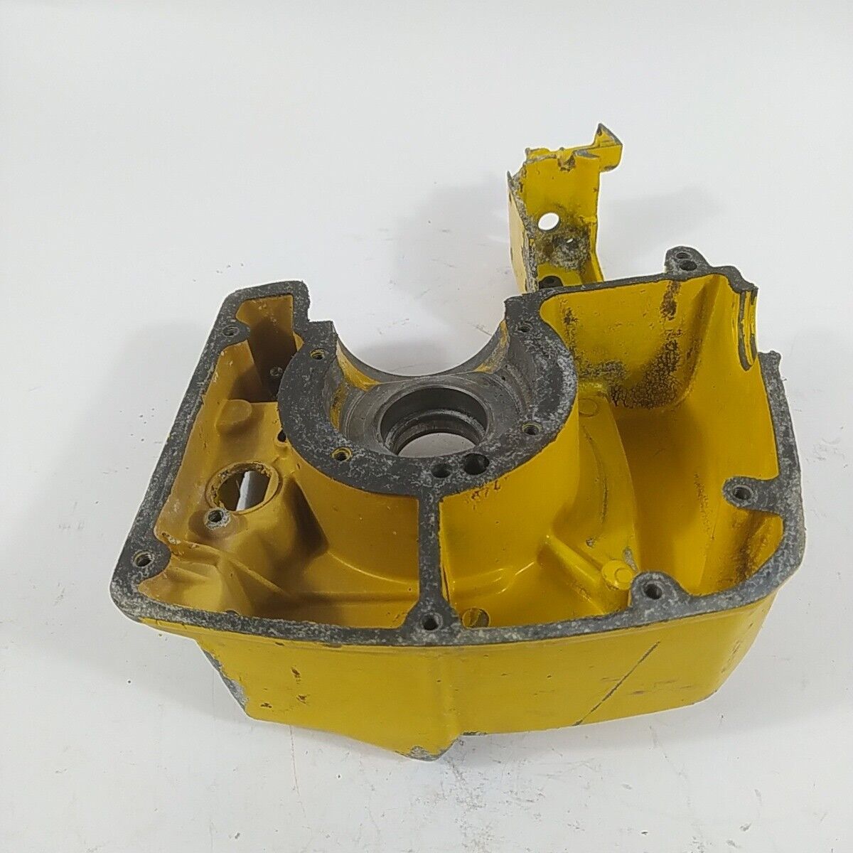 ricambio CARTER BASAMENTO MOTORE lato volano Per motosega ALPINA PROF 70 usati