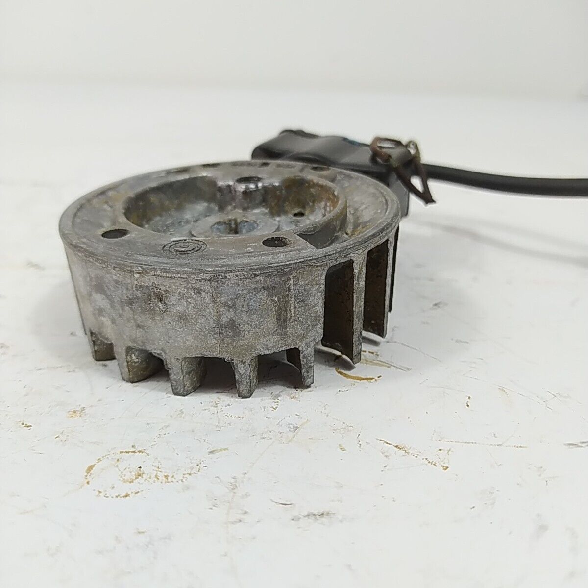 ricambio usato BOBINA E VOLANO MAGNETICO DI AVVIAMENTO per motosega CASTOR 330 