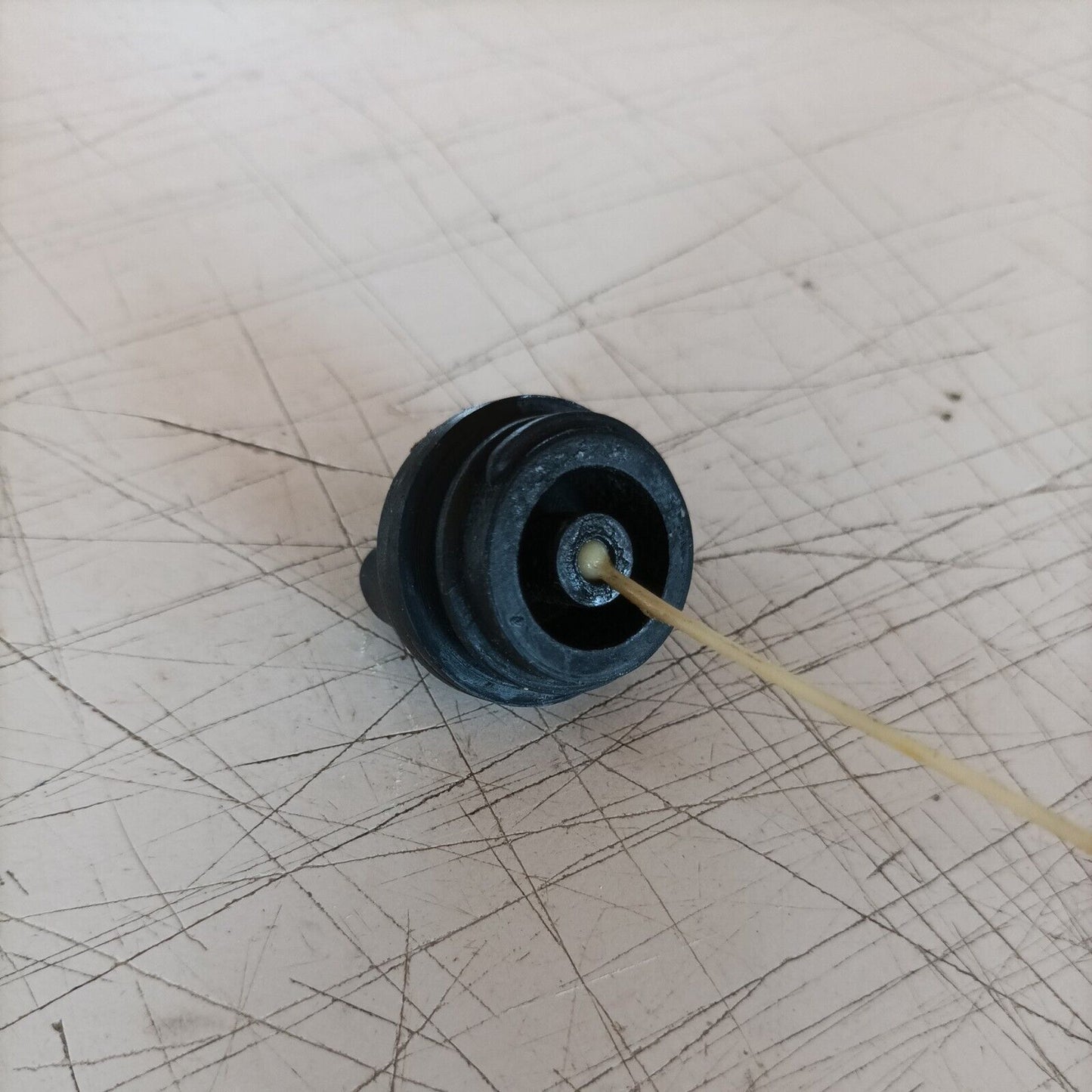 MOTOSEGA OLEO MAC 945 A TAPPO serbatoio OLIO DIAMETRO 2,5 CM ricambi usati