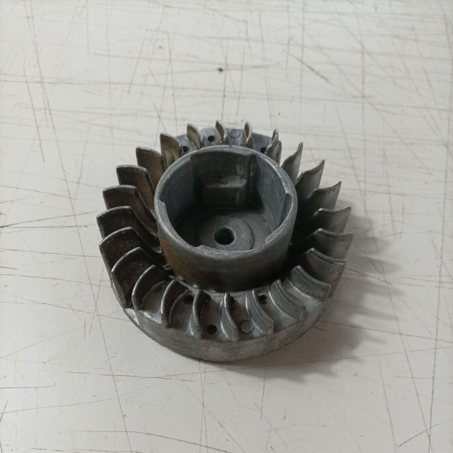 VOLANO MAGNETICO avviamento PER MOTOSEGA CASTEL GARDEN CS 39 ALPINA P 390 usato