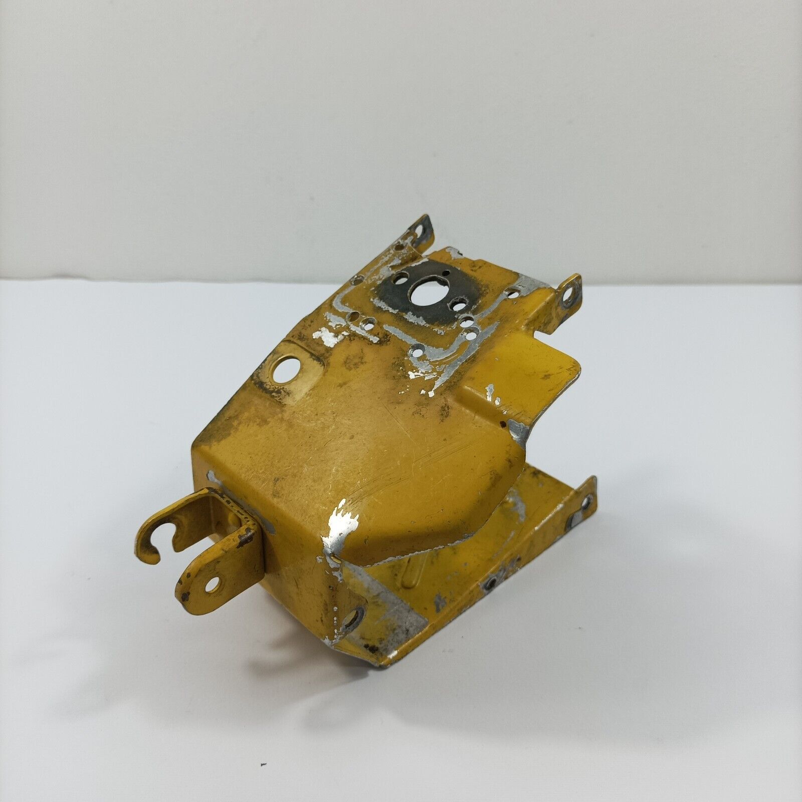 Ricambio TELAIO COPERCHIO COPRI MOTORE CILINDRO per motosega ALPINA A 40 usato