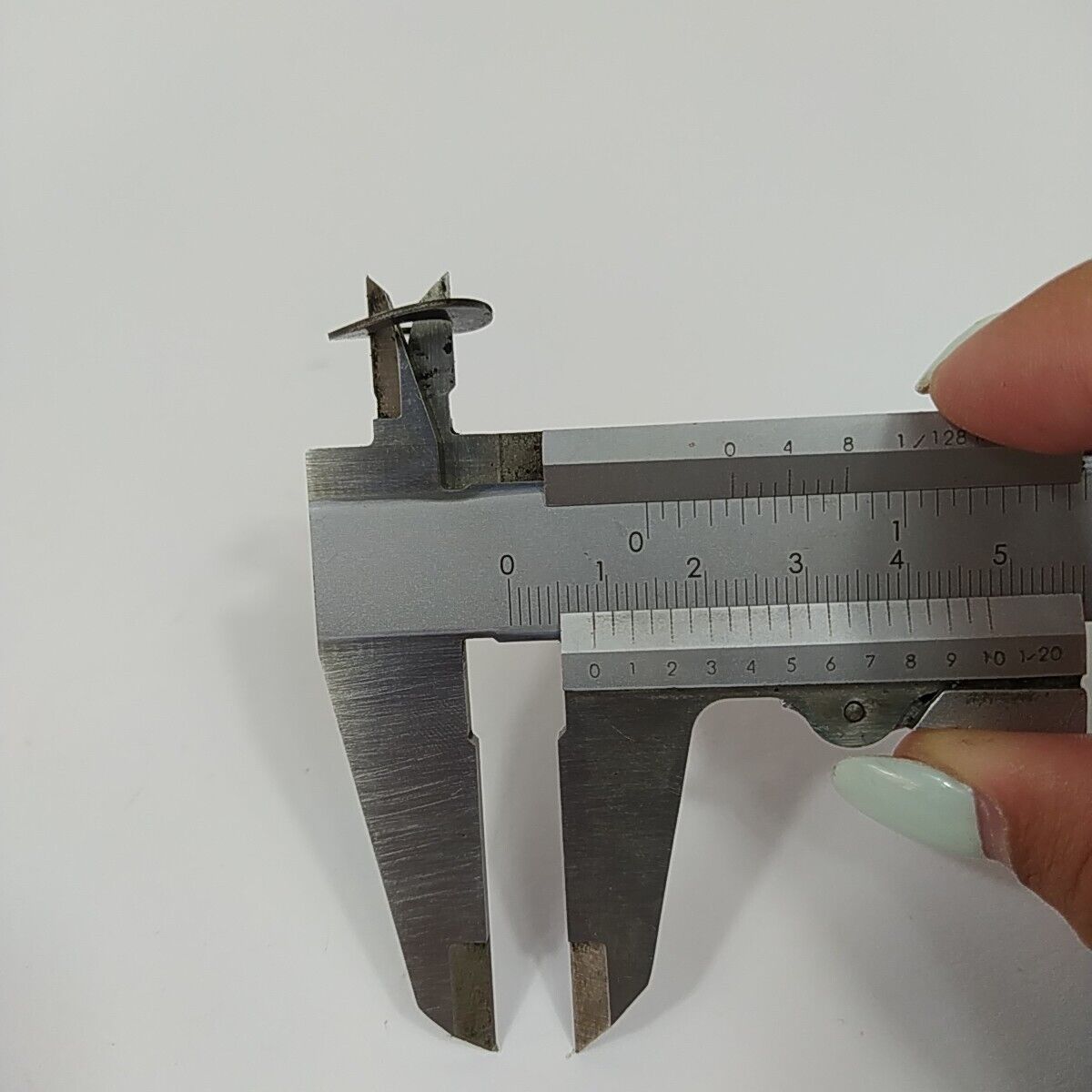 Ricambio usato VITI bulloni dadi perni di VARIE MISURE per motosega DOLMAR 116