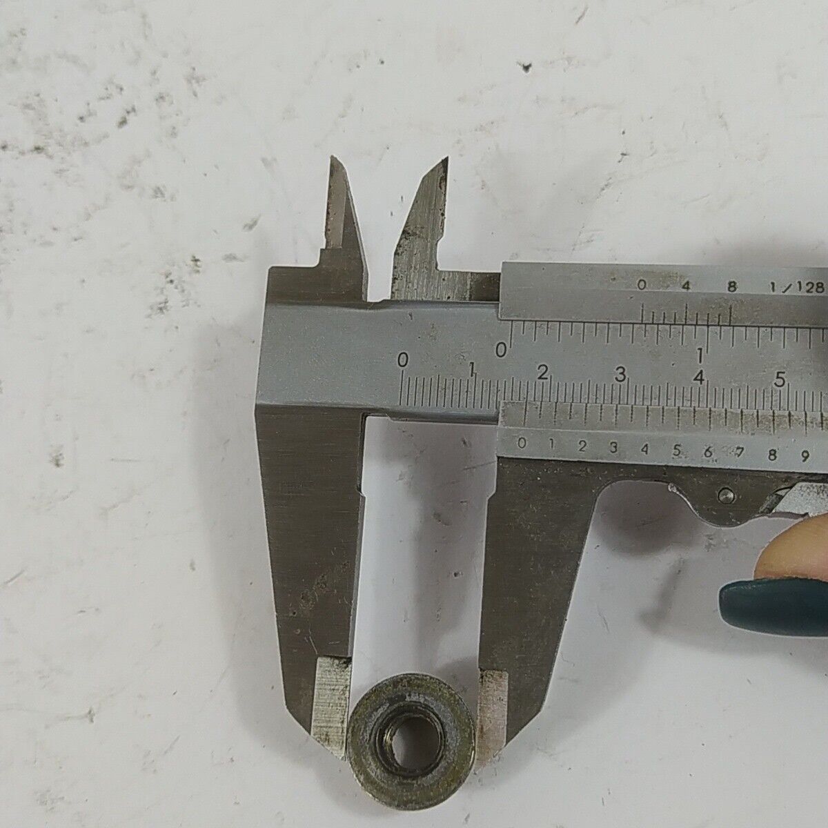 Ricambio DECESPUGLIATORE ALPINA STAR 41 DADO VOLANO albero motore usato