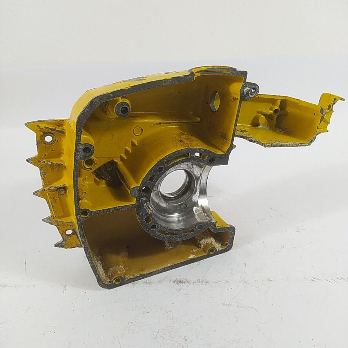 ricambio CARTER BASAMENTO ALBERO MOTORE lato frizione motosega ALPINA p 70 usati