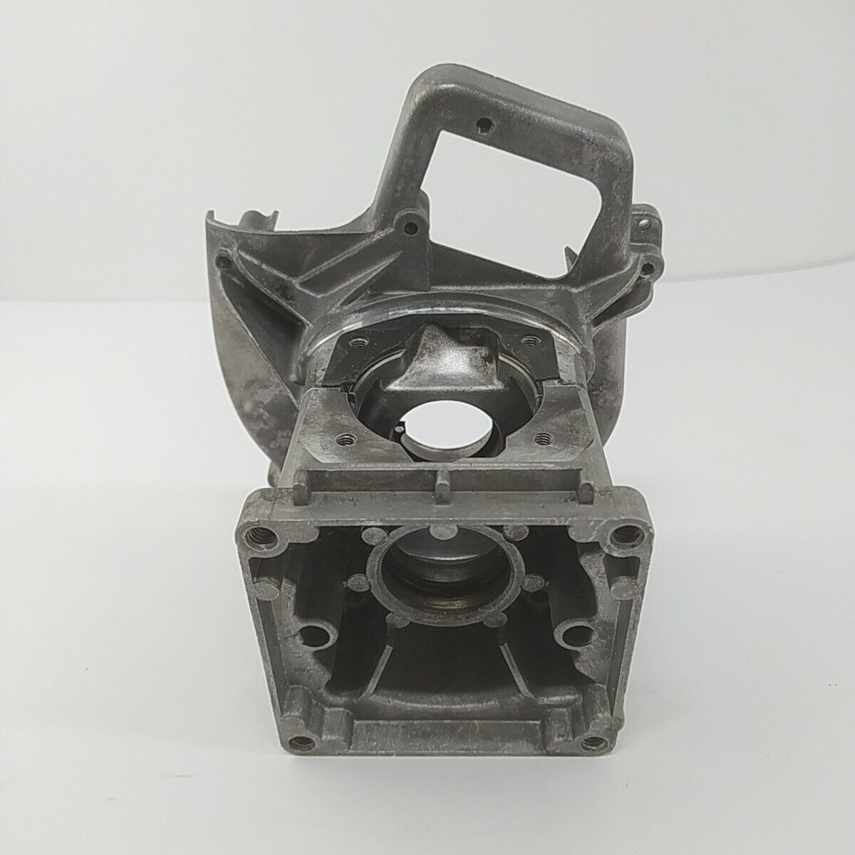 Ricambio usato CARTER BASAMENTO MOTORE decespugliatore Mcculloch ELITE 4000 3500