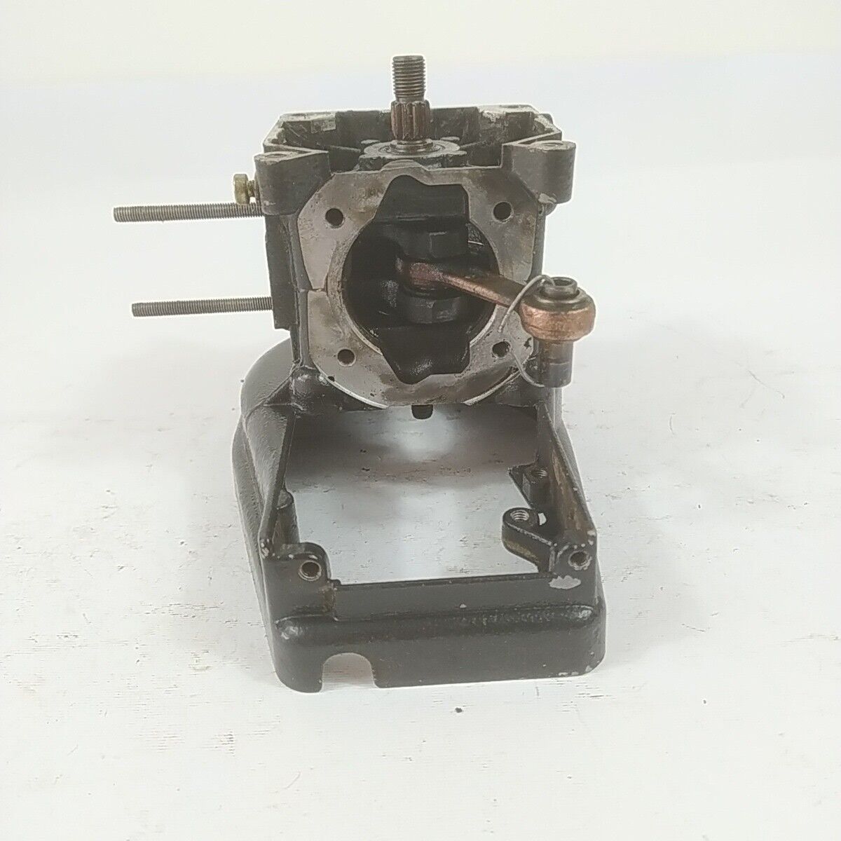 Ricambi usati per decespugliatore MCCULLOCH BP 38 albero motore carter basamento