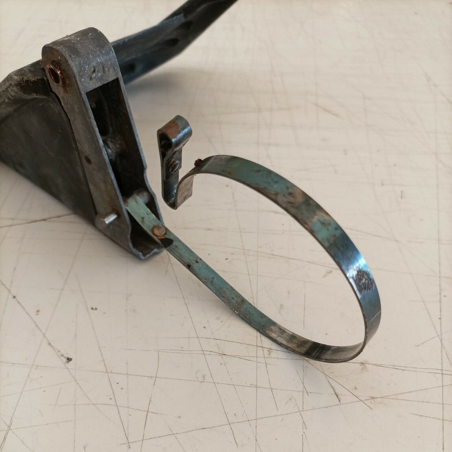 MANIGLIA PROTEZIONE freno frizione PER MOTOSEGA MCCULLOCH PM 480 ricambi usati