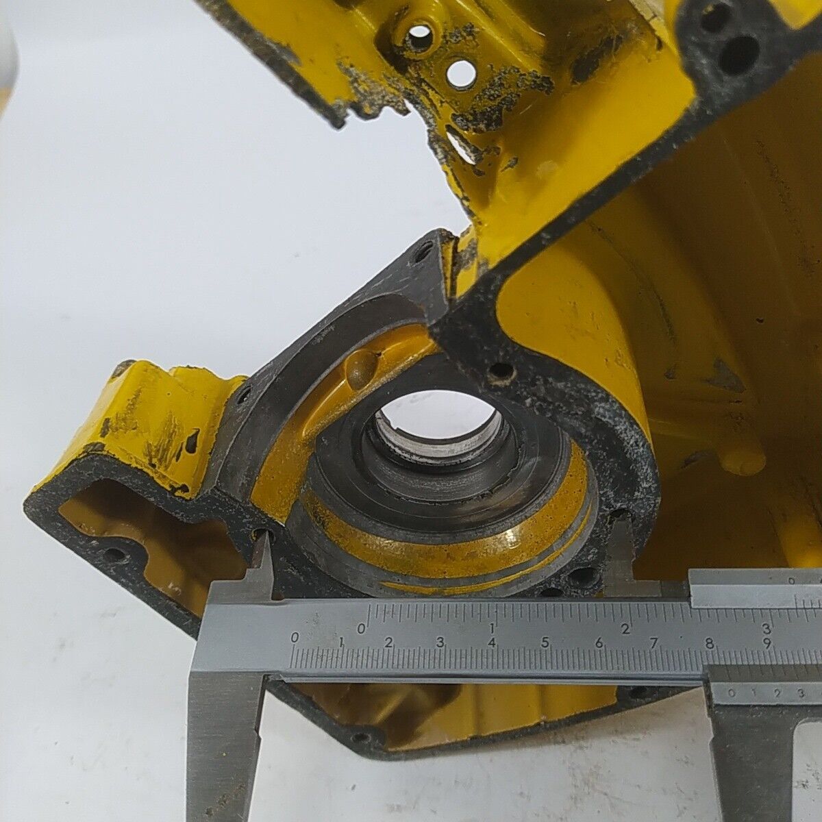 ricambio CARTER BASAMENTO MOTORE lato volano Per motosega ALPINA PROF 70 usati